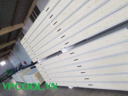 SỰ KHÁC BIỆT GIỮA PANEL PU VÀ PANEL EPS