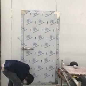 CỬA MỞ BẢN LỀ, KHÓA INOX, ANTIMON 07