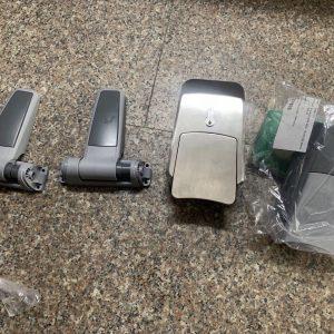 Bản lề , khóa cửa kho lạnh 10