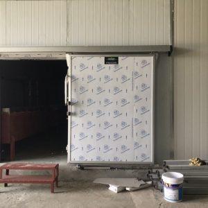 THI CÔNG CỬA TRƯỢT KHO LẠNH