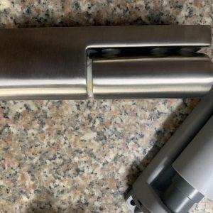 Bản lề , khóa cửa kho lạnh 02